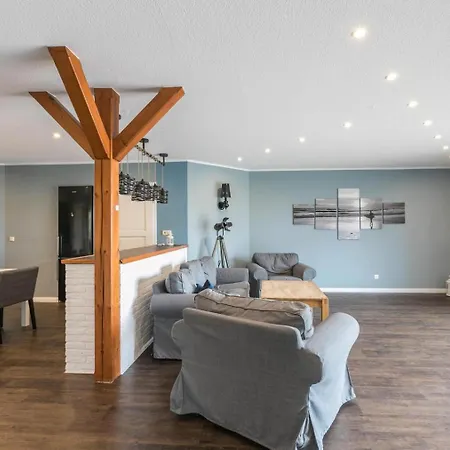 Modernes Holzhaus Mit Traumhaftem Deichblick *